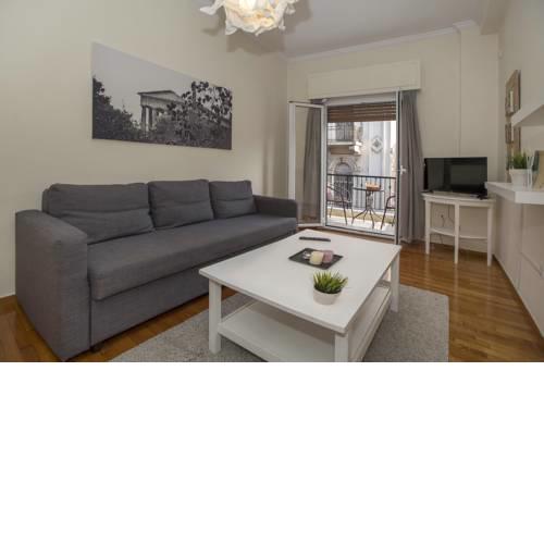 Plaka Family Apartment,in the Heart of Gods