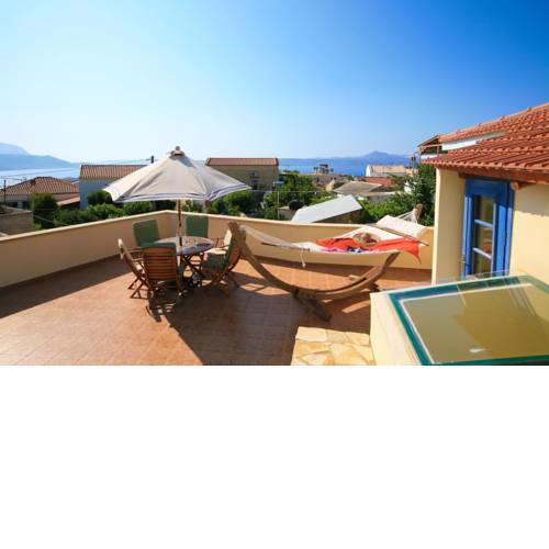 Plaka Villa Sleeps 6 Pool Air Con WiFi