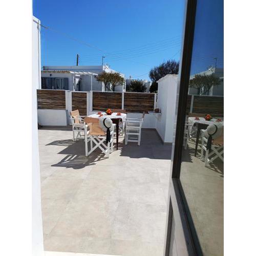 Plakes Sea View Suites