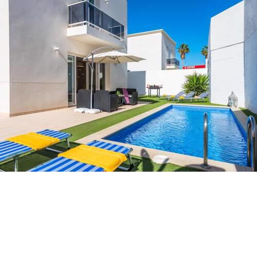 Playa de Fanabe Villa Sleeps 8 with Pool Air Con and WiFi