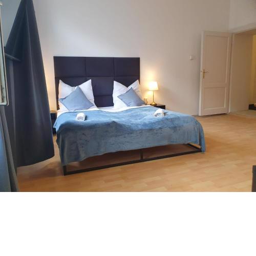 Pleasant 2BR Apt- Near Train Station Hetzendorf