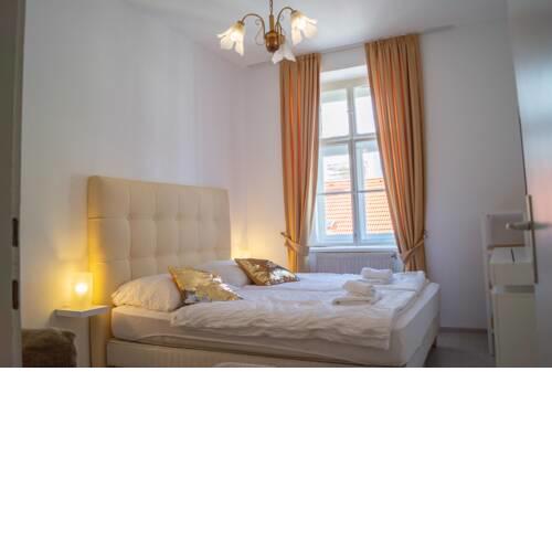 Pleasant 2BR Next To Airport Train