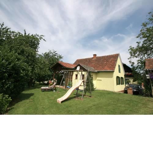 Pleasant Holiday Home in Gersdorf an der Freistritz with Garden