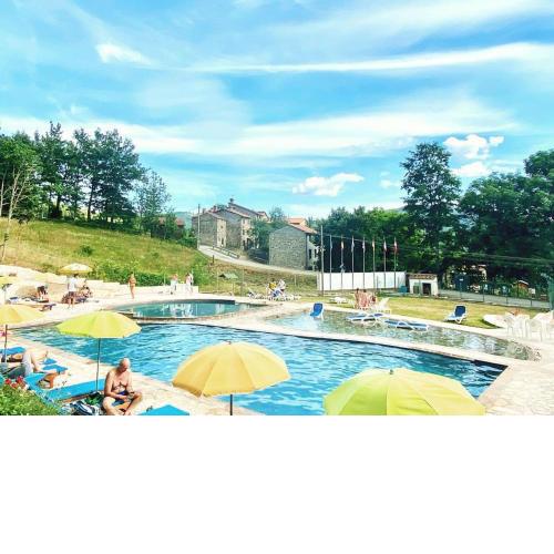 Pleasant mobile home in Toscana with shared pool