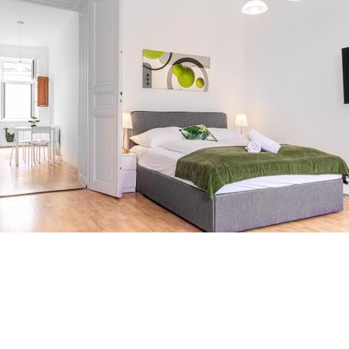 Pleasing 2BR Apt. AKH-Perfect for Groups