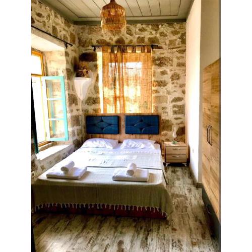 plusfour stone house alaçatı centrum