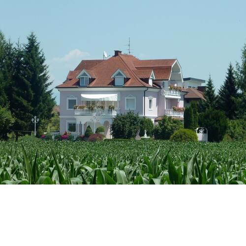 Plush Apartment in St. Kanzian am Klopeiner See with Sauna