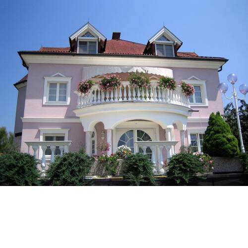 Plush Apartment in St. Kanzian am Klopeinersee with Sauna