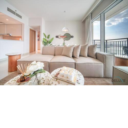 Polished 3BR with Assistants Room at Harbour Views Tower 1 by Deluxe Holiday Homes