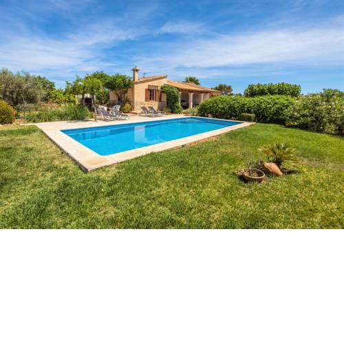 Pollenca Villa Sleeps 4 Air Con WiFi