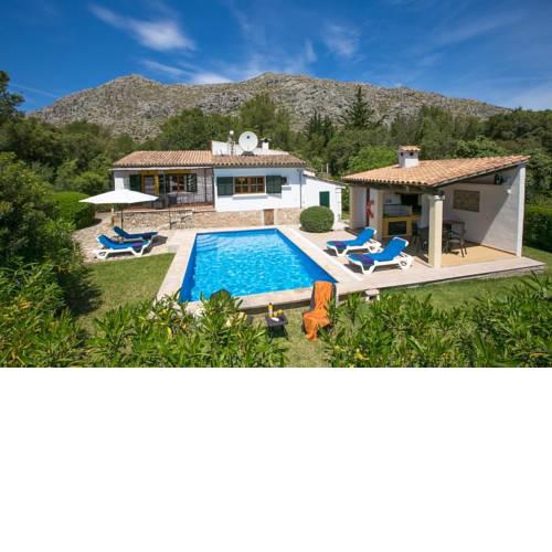 Pollenca Villa Sleeps 4 Pool Air Con WiFi