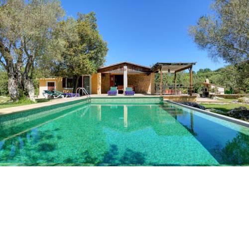 Pollenca Villa Sleeps 4 Pool Air Con