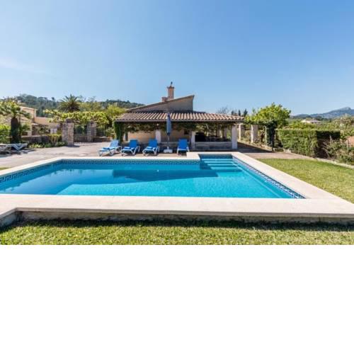Pollenca Villa Sleeps 4 with Pool and WiFi