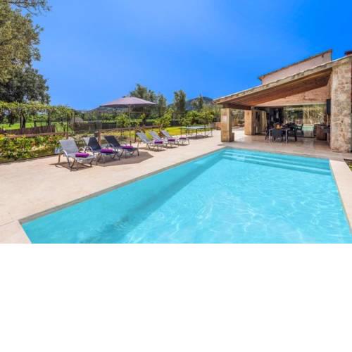 Pollenca Villa Sleeps 5 with Pool Air Con and WiFi