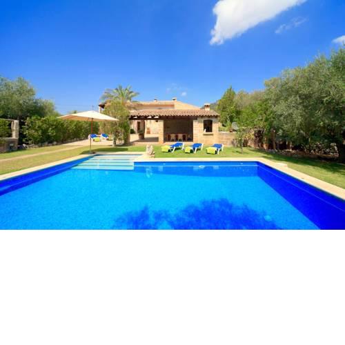 Pollenca Villa Sleeps 6 Pool Air Con WiFi T400602