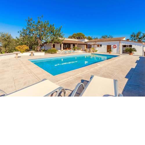 Pollenca Villa Sleeps 6 Pool Air Con WiFi