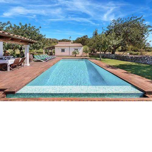 Pollenca Villa Sleeps 6 Pool WiFi