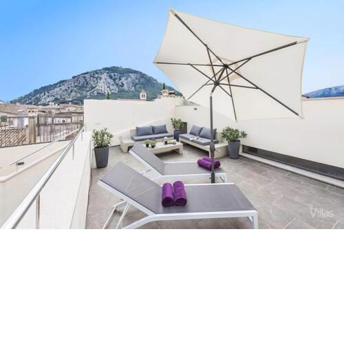 Pollenca Villa Sleeps 6 with Air Con and WiFi