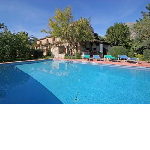 Pollenca Villa Sleeps 6 with Pool Air Con and WiFi