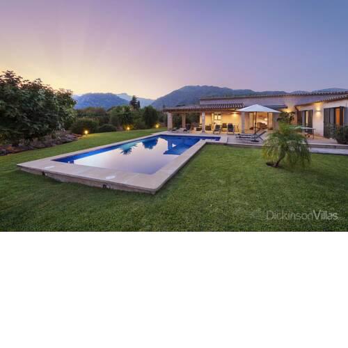 Pollenca Villa Sleeps 6 with Pool and Air Con