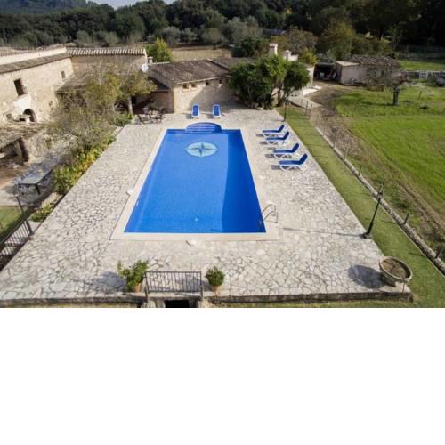 Pollenca Villa Sleeps 7 with Pool Air Con and WiFi