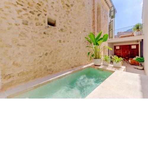 Pollenca Villa Sleeps 7 with Pool and WiFi