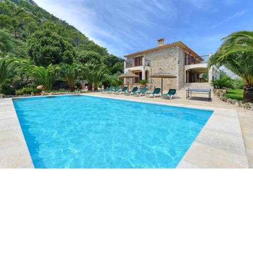 Pollenca Villa Sleeps 8 with Pool Air Con and WiFi