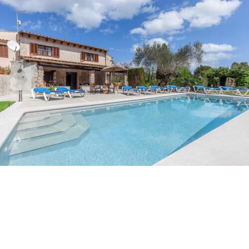 Pollenca Villa Sleeps 8 with Pool Air Con and WiFi
