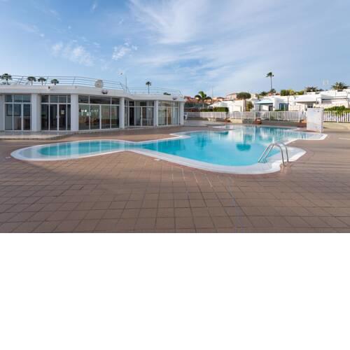 Pool & Private Solarium Bungalow in Maspalomas