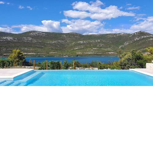 Poolincluded - Villa apartment with PRIVATE POOL Ostreon