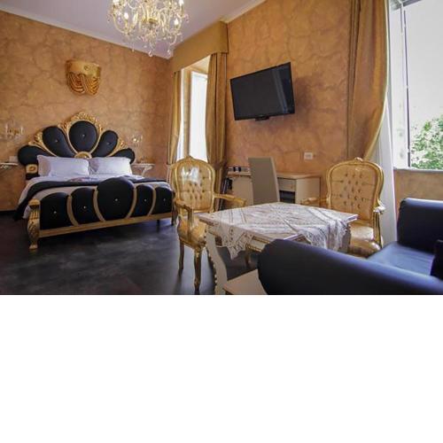 Pope's Suites