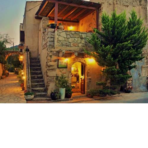 Porfyrousa Traditional Hotel
