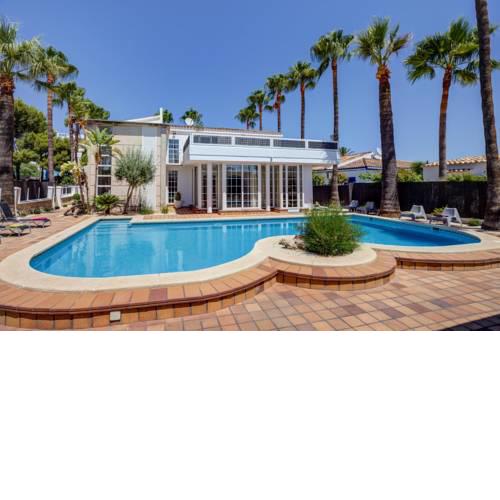 Port d'Alcudia Villa Sleeps 8 with Pool Air Con and WiFi
