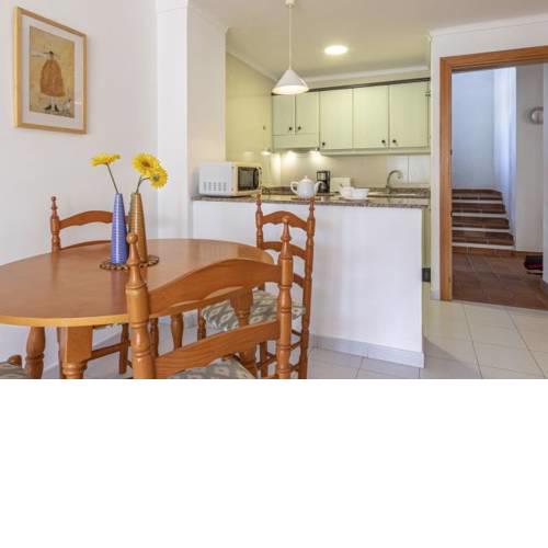 Port de Pollenca Apartment Sleeps 4 with Pool and Air Con