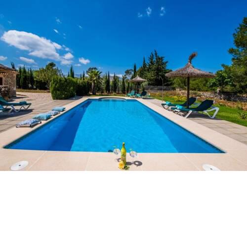 Port de Pollenca Holiday Home Sleeps 6 with Pool Air Con and WiFi