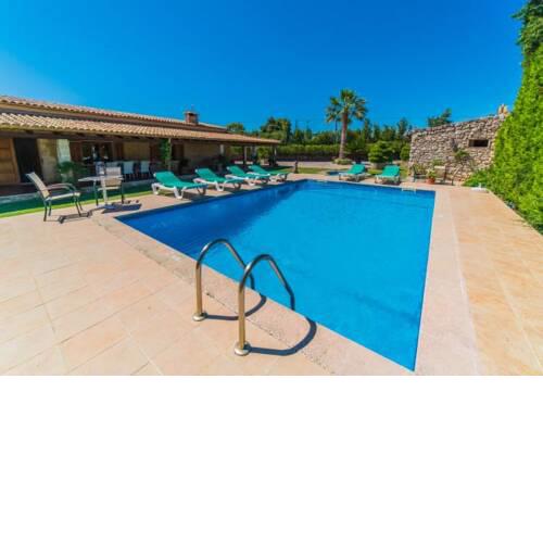 Port de Pollenca Holiday Home Sleeps 6 with Pool and Air Con