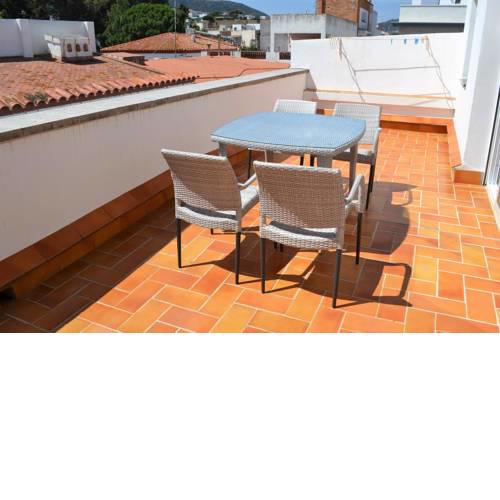 PORT MONTURIOL 9