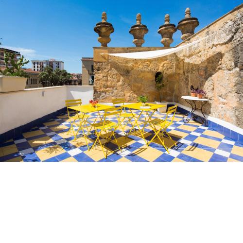 Porta Carini with Terrace by Wonderful Italy