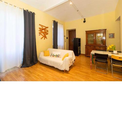 Porta Nuova & San Salvario Roomy Flat
