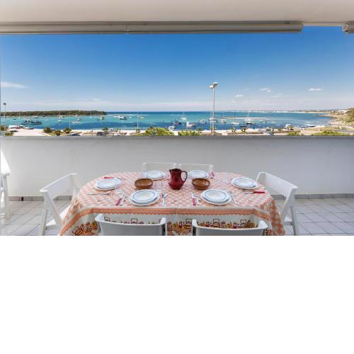 Porticciolo Apartment by BarbarHouse