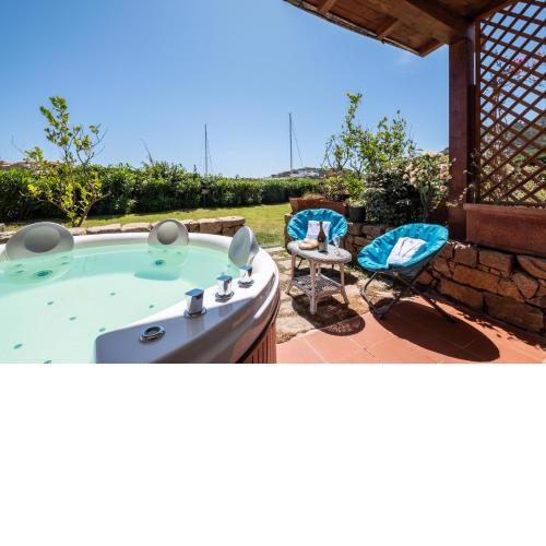 [PORTO CERVO] VILLETTA CON JACUZZI PRIVATA