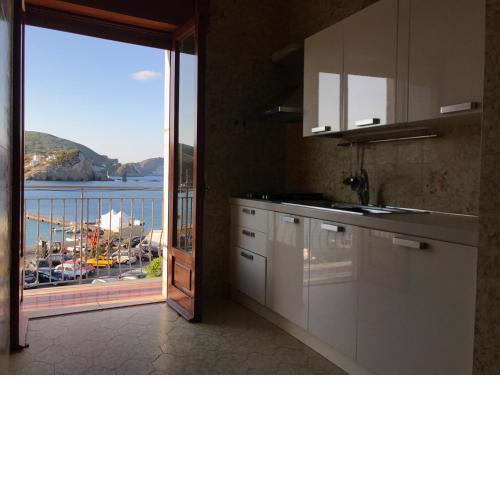 Porto di Ponza - Immobilevante