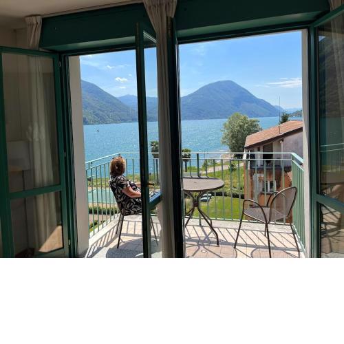 Porto Letizia one bedroom apartment T6 -4 persons Lugano Lake View
