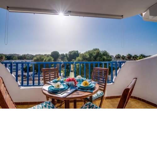 Portocolom Apartment Sleeps 4 with Air Con and WiFi