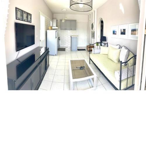 Portoheli Downtown Cozy Apartment