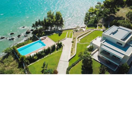 Poseidi Villa Sleeps 10 with Pool Air Con and WiFi
