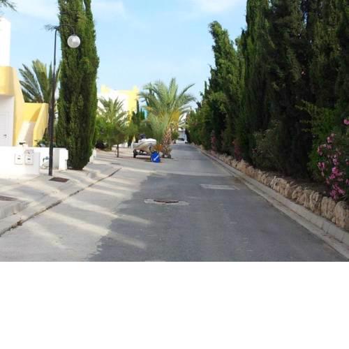 Poseidon Gardens - Beachfront Spacious Apartment