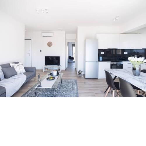 Poseidon View Apt C2- 10 mins from the beach (VOU301)