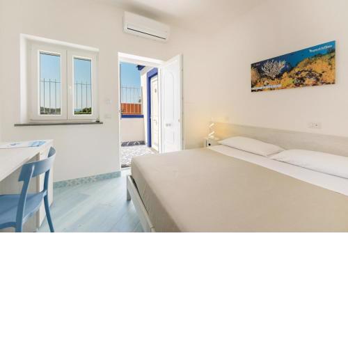 Poseidonia Rooms