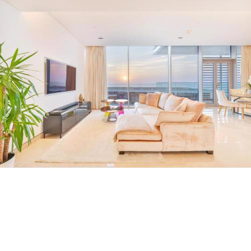 Posh 2 BR Oceanfront Apt in the Heart of Bluewaters Island
